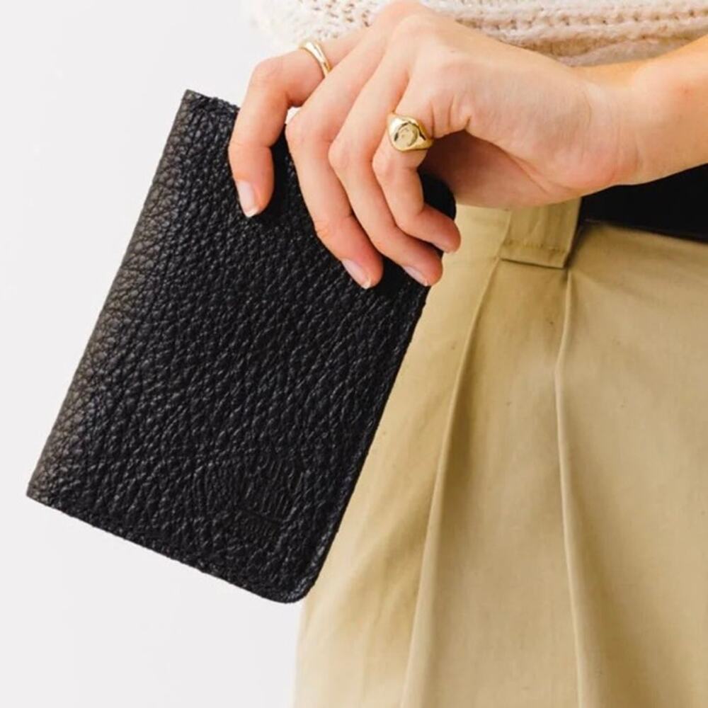 PORTLAND LEATHER | Modern Passport Holder Pebbled Leather Black | New!